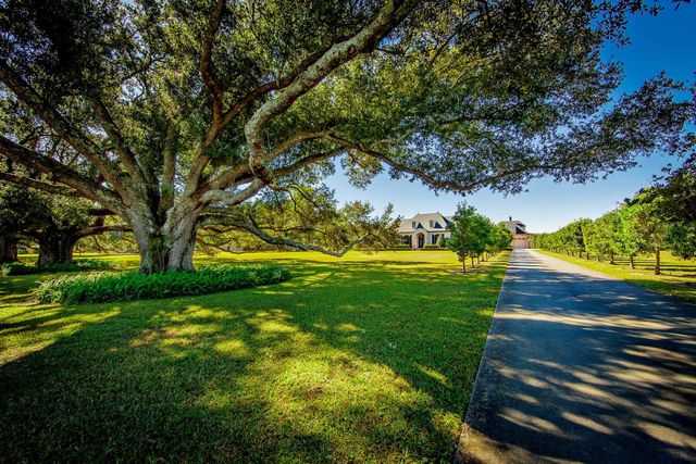 5270 West Main Street, Houma, LA 70360