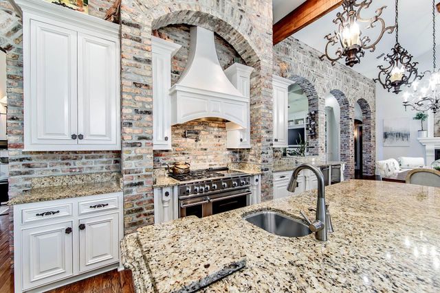 5270 West Main Street, Houma, LA 70360