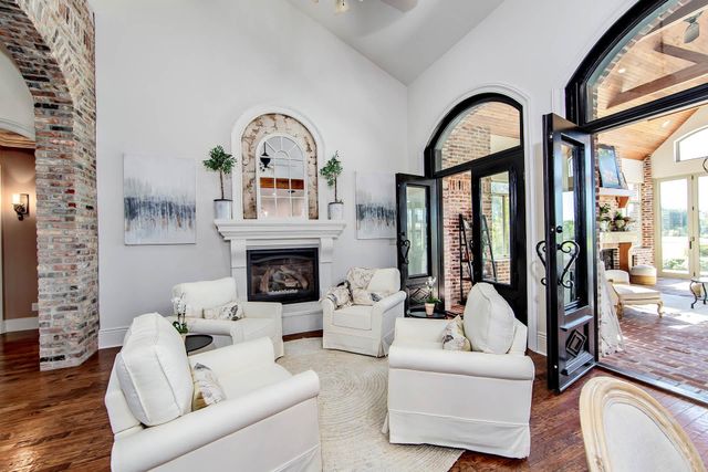 5270 West Main Street, Houma, LA 70360