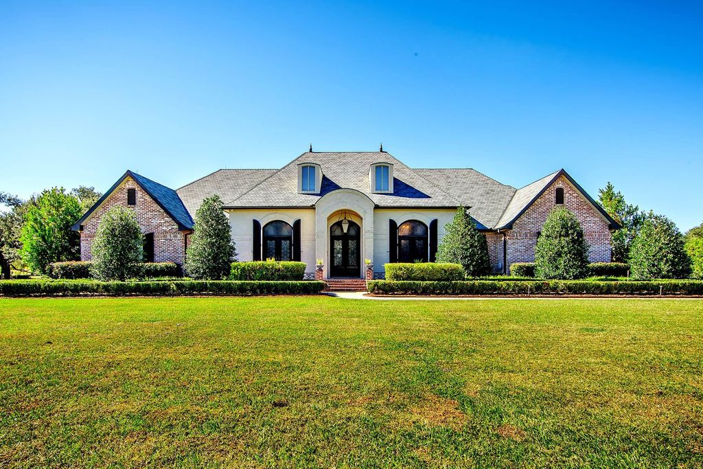 5270 West Main Street, Houma, LA 70360