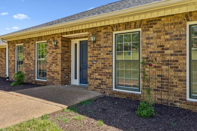 2013 Cedarmont Dr, Franklin, TN 37067