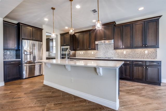 11901 Southerland Drive, Denton, TX 76207