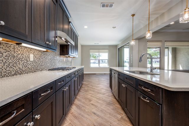 11901 Southerland Drive, Denton, TX 76207