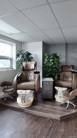 18718 Grand River Avenue, Detroit, MI 48223