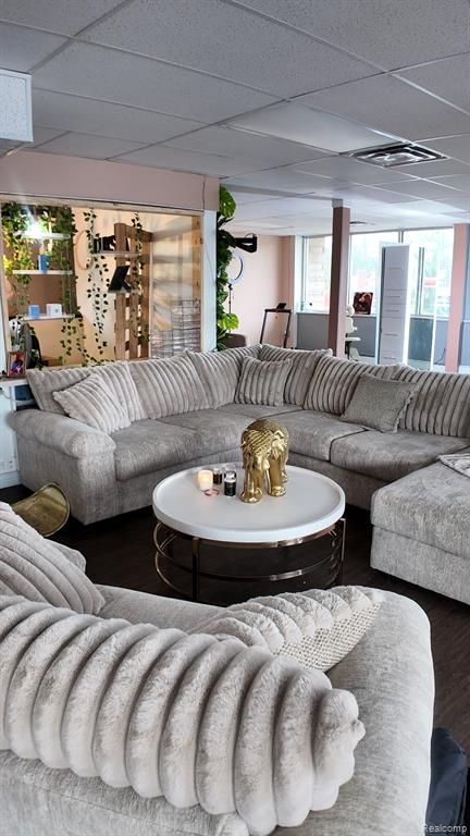 18718 Grand River Avenue, Detroit, MI 48223