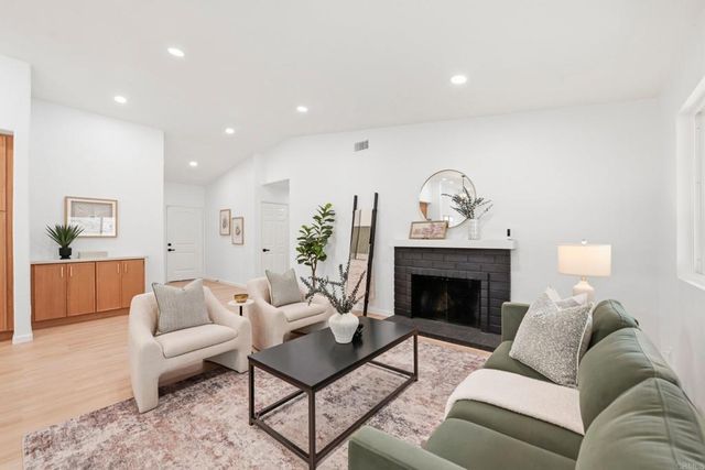 5240 Jack Pine Ct, Oceanside, CA 92056