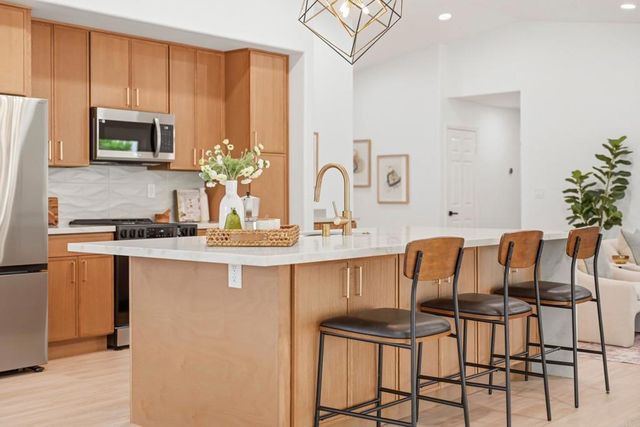 5240 Jack Pine Ct, Oceanside, CA 92056