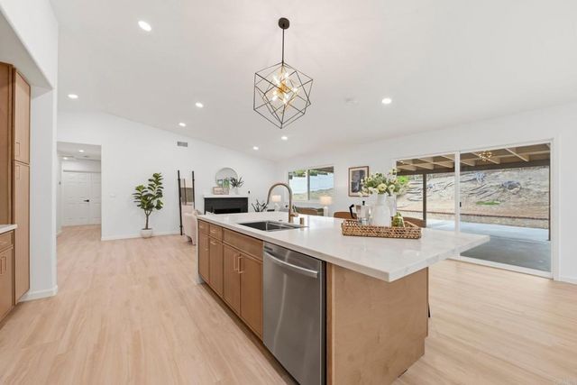 5240 Jack Pine Ct, Oceanside, CA 92056