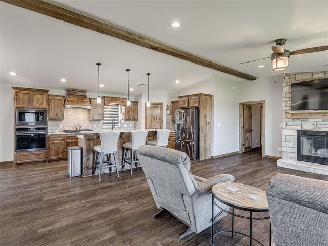 29605 Kickapoo Road, Mcloud, OK 74851