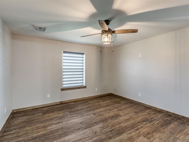 29605 Kickapoo Road, Mcloud, OK 74851