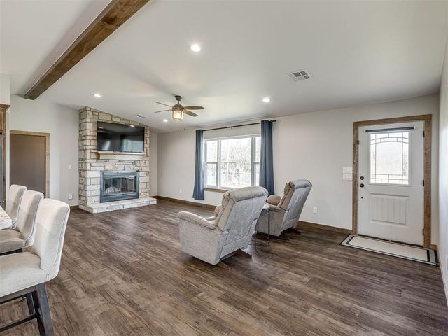 29605 Kickapoo Road, Mcloud, OK 74851