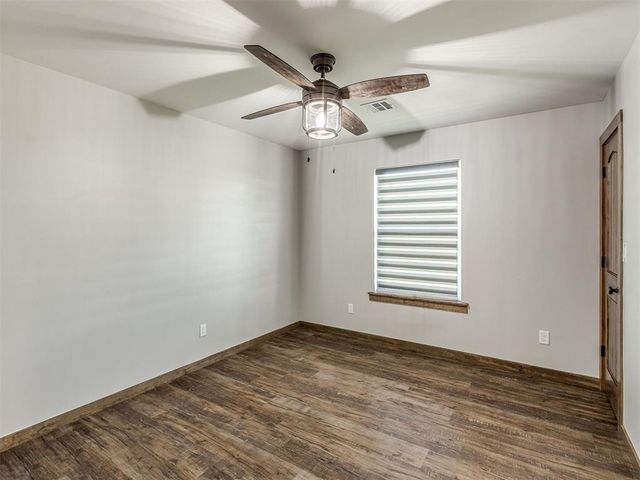 29605 Kickapoo Road, Mcloud, OK 74851