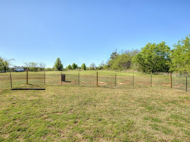 29605 Kickapoo Road, Mcloud, OK 74851