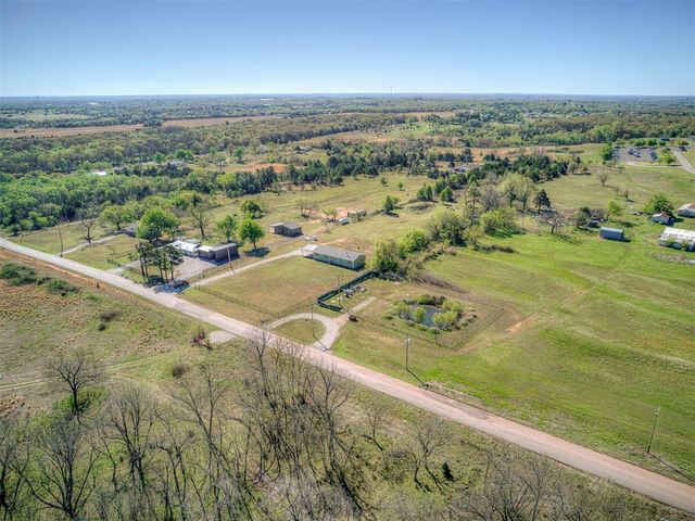 29605 Kickapoo Road, Mcloud, OK 74851