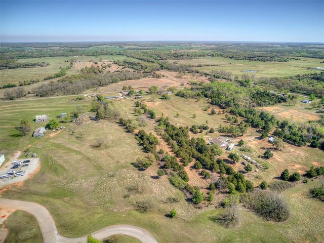 29605 Kickapoo Road, Mcloud, OK 74851