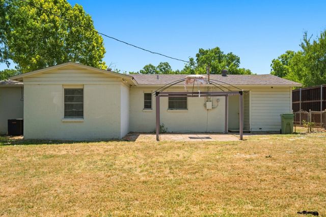 1005 Belvedere Drive, Arlington, TX 76010