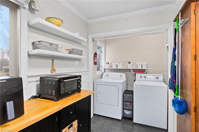 216 Knollwood Drive, Jamestown, NC 27282