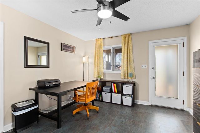 216 Knollwood Drive, Jamestown, NC 27282