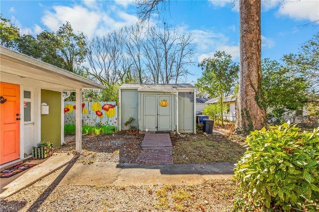 216 Knollwood Drive, Jamestown, NC 27282