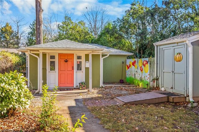 216 Knollwood Drive, Jamestown, NC 27282