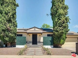 16913 Bassett Street, Van Nuys (los Angeles), CA 91406