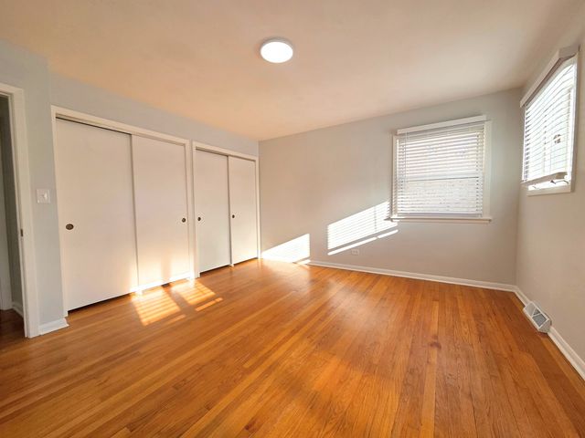 29 E Lake Shore Drive, Round Lake Park, IL 60073