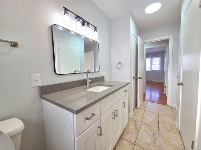 29 E Lake Shore Drive, Round Lake Park, IL 60073