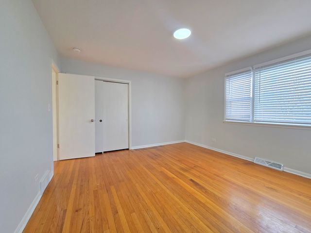 29 E Lake Shore Drive, Round Lake Park, IL 60073