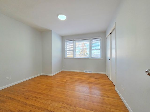 29 E Lake Shore Drive, Round Lake Park, IL 60073