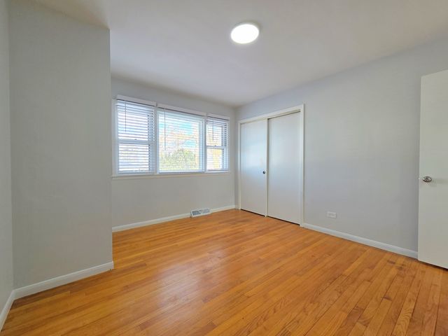 29 E Lake Shore Drive, Round Lake Park, IL 60073