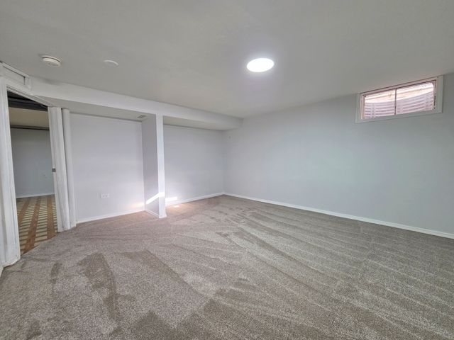 29 E Lake Shore Drive, Round Lake Park, IL 60073