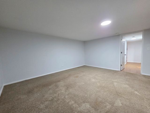 29 E Lake Shore Drive, Round Lake Park, IL 60073