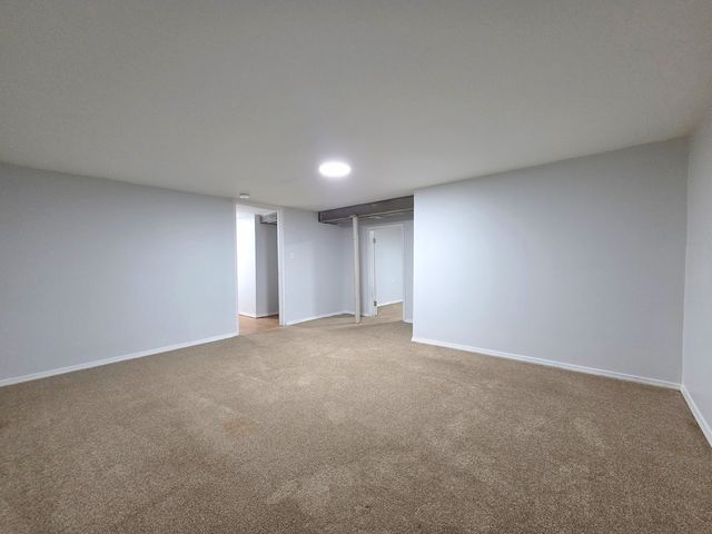 29 E Lake Shore Drive, Round Lake Park, IL 60073