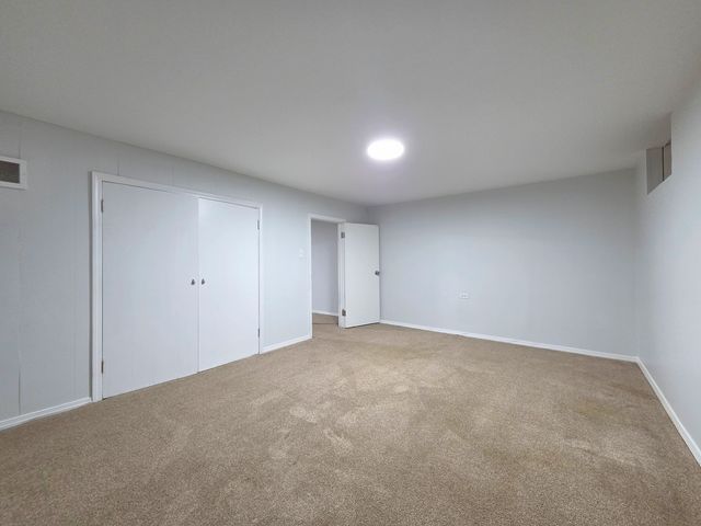 29 E Lake Shore Drive, Round Lake Park, IL 60073