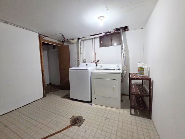 29 E Lake Shore Drive, Round Lake Park, IL 60073