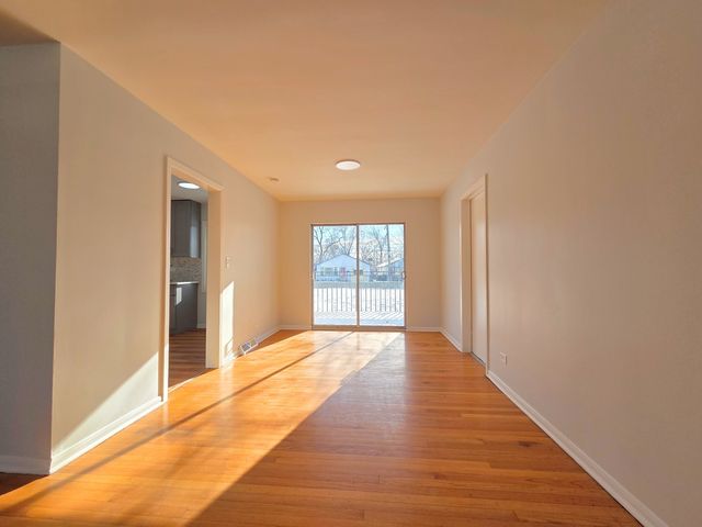 29 E Lake Shore Drive, Round Lake Park, IL 60073