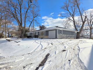 29 E Lake Shore Drive, Round Lake Park, IL 60073