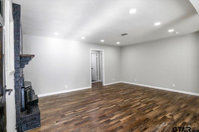 15759 Highway 31 E, Tyler, TX 75705