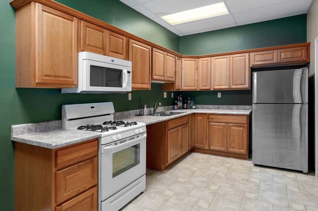 5808 S Honeysuckle Lane, Battlefield, MO 65619