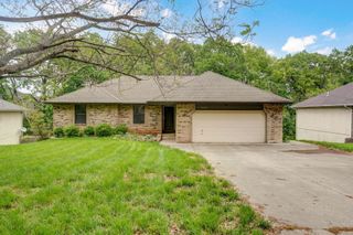 5808 South Honeysuckle Lane, Battlefield, MO 65619