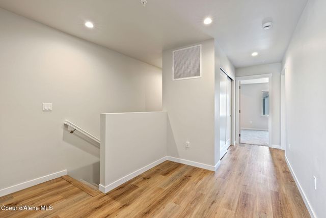 1086 E 4th Ave, Post Falls, ID 83854