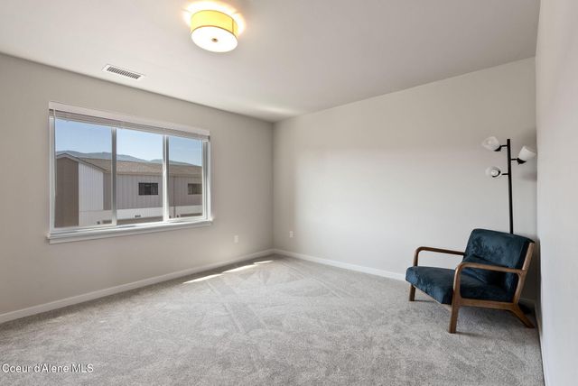 1086 E 4th Ave, Post Falls, ID 83854