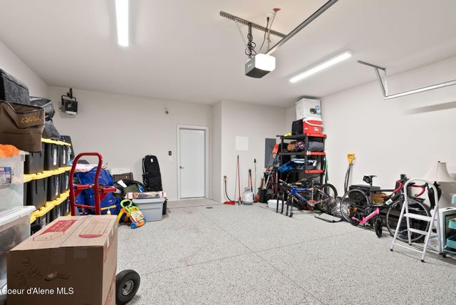 1086 E 4th Ave, Post Falls, ID 83854