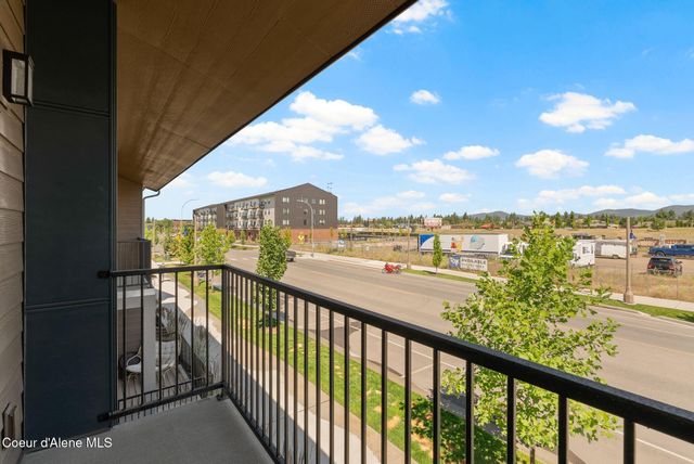 1086 E 4th Ave, Post Falls, ID 83854