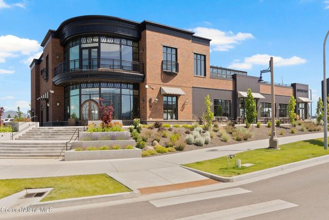 1086 E 4th Ave, Post Falls, ID 83854