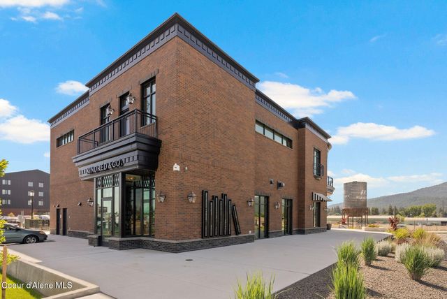 1086 E 4th Ave, Post Falls, ID 83854