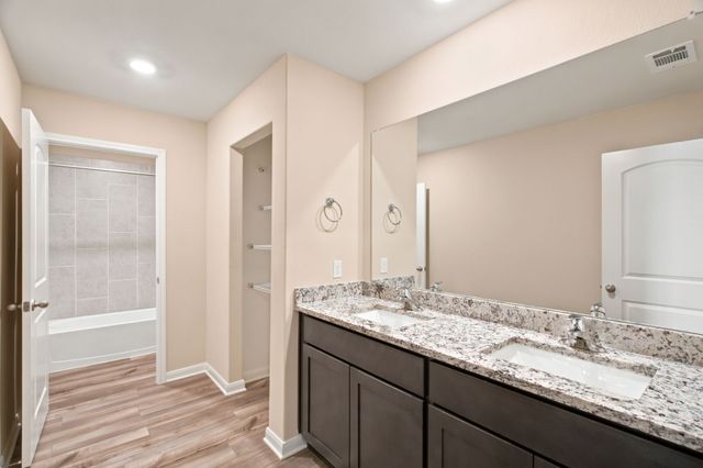 364 Ridgeland Oaks Drive, Fort Worth, TX 76120