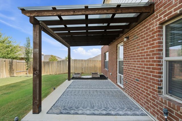 364 Ridgeland Oaks Drive, Fort Worth, TX 76120