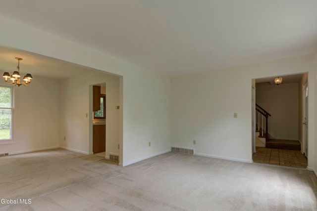 949 Morgan Avenue, Niskayuna, NY 12309