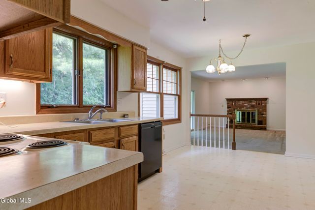 949 Morgan Avenue, Niskayuna, NY 12309
